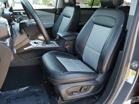 Used 2024 Ford Explorer XLT w/ Equipment Group 202A AWD/4WD image 15