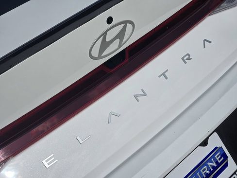 Used 2025 Hyundai Elantra Sport FWD image 8