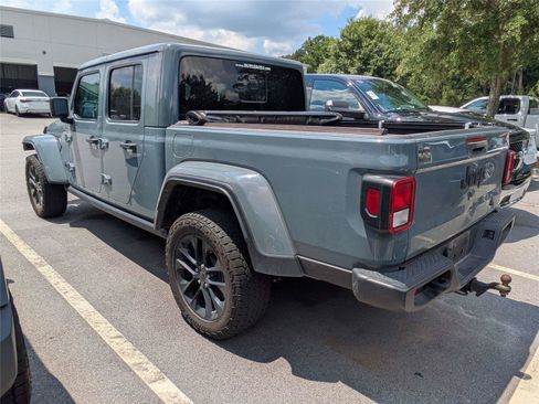 Used 2024 Jeep Gladiator Sport AWD/4WD image 3