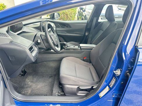 Used 2025 Toyota Prius LE image 27