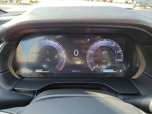 Used 2025 Jeep Grand Cherokee Altitude AWD/4WD image 30