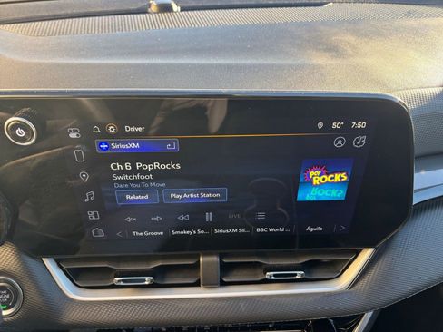 Used 2025 Chevrolet Equinox LT image 21