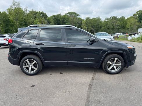 Used 2014 Jeep Cherokee Sport FWD image 6