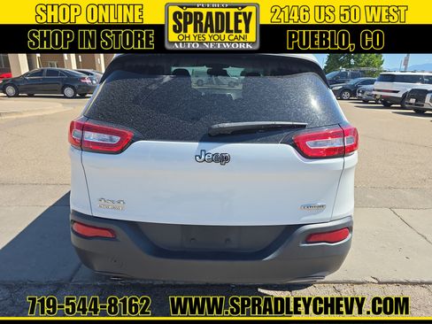 Used 2014 Jeep Cherokee Latitude w/ Cold Weather Group AWD/4WD image 4
