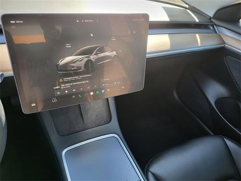 Used 2023 Tesla Model 3 Standard Range image 19