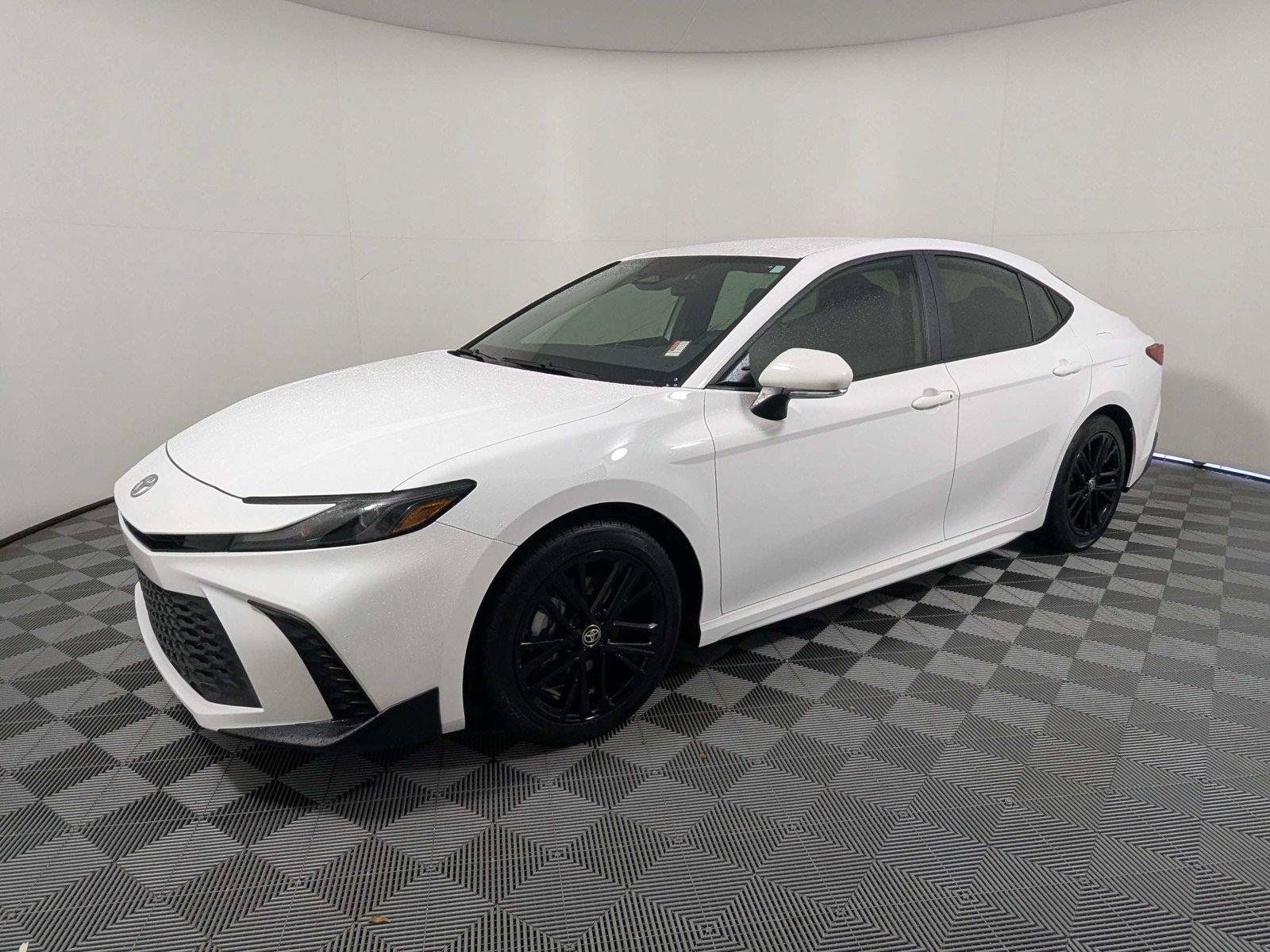Used 2026 Toyota Camry SE w/ Convenience Package FWD image 2