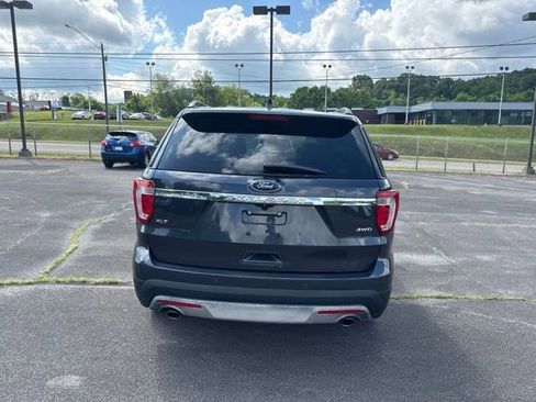 Used 2017 Ford Explorer XLT w/ Equipment Group 202A AWD/4WD image 7