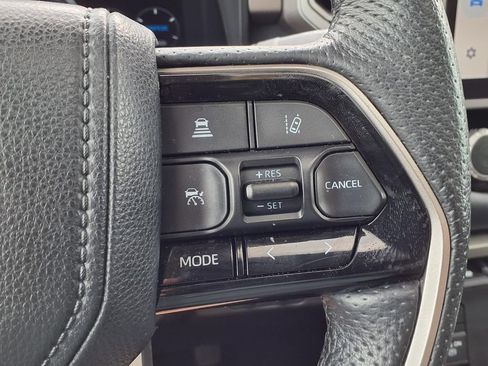 Used 2023 Toyota Tundra Limited AWD/4WD image 29