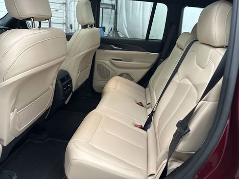Used 2023 Jeep Grand Cherokee Limited image 22