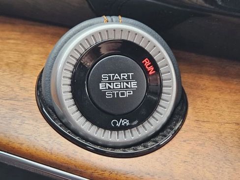 Used 2023 Jeep Grand Wagoneer Series III image 20