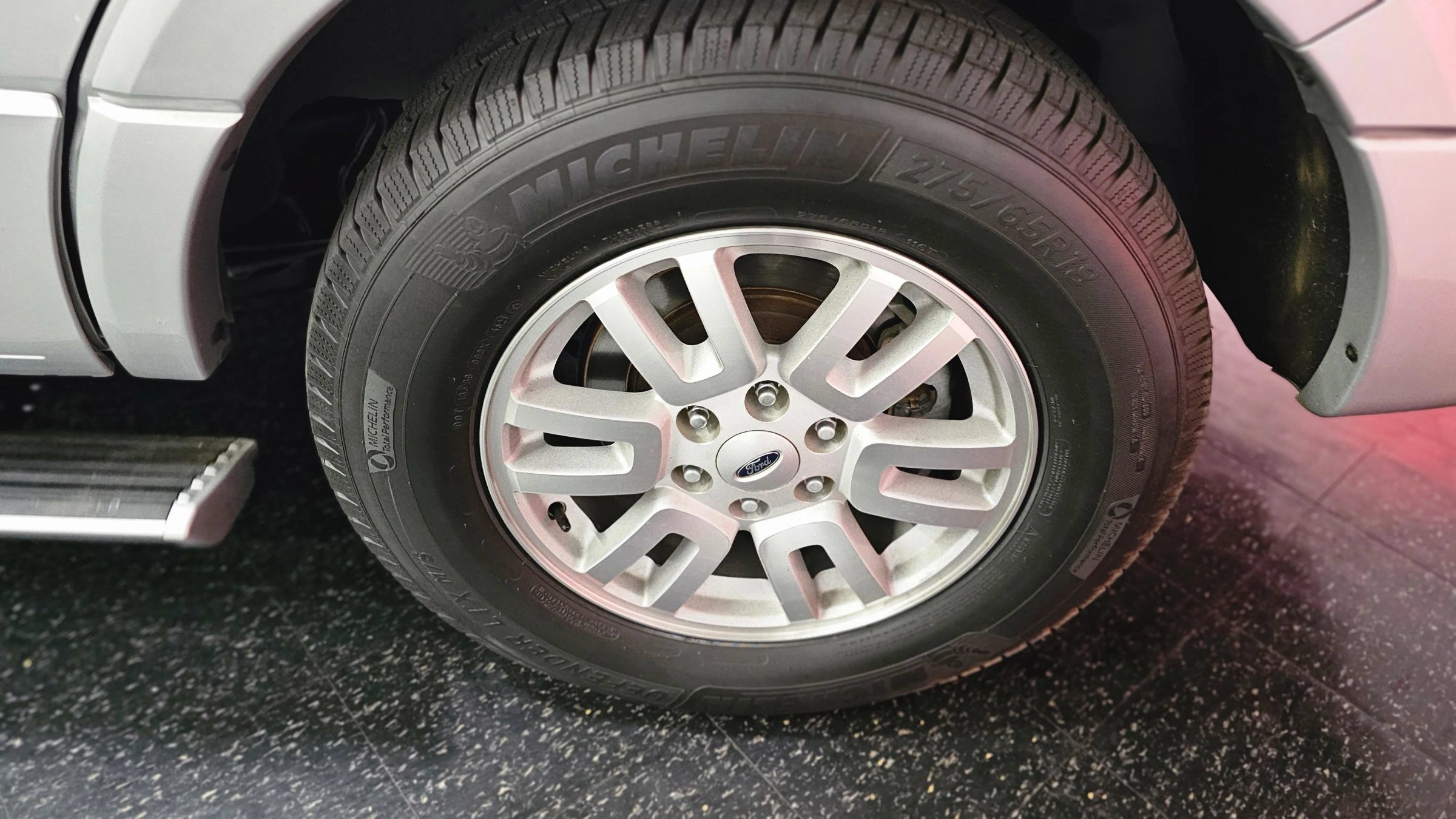 Used 2014 Ford Expedition Limited w/ Equipment Group 301A RWD image 5