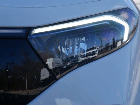 Used 2025 Mercedes-Benz EQB 300 4MATIC image 6