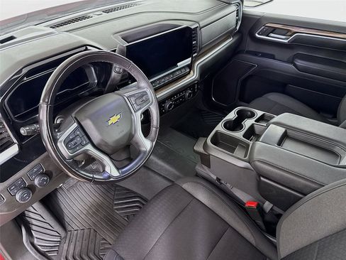 Used 2022 Chevrolet Silverado 1500 LT AWD/4WD image 11