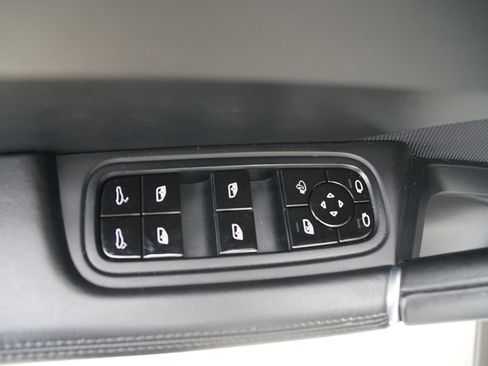 Used 2020 Porsche Cayenne image 23