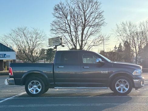 Used 2018 RAM 1500 Laramie w/ Convenience Group image 8