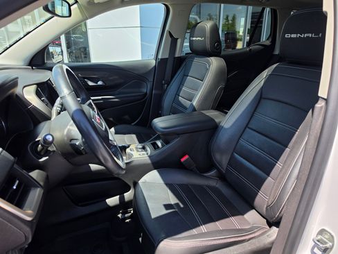Used 2022 GMC Terrain Denali w/ Denali Premium Package AWD/4WD image 9