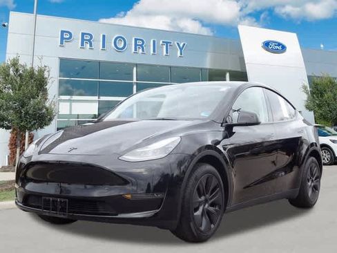 Used 2025 Tesla Model Y Long Range image 1