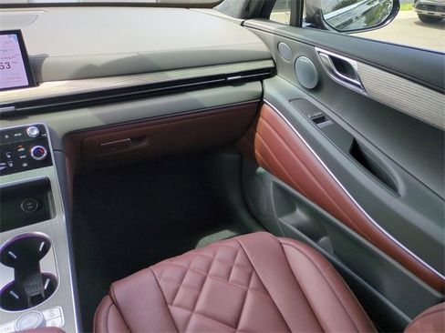 New 2025 Genesis GV80 3.5T Prestige image 15