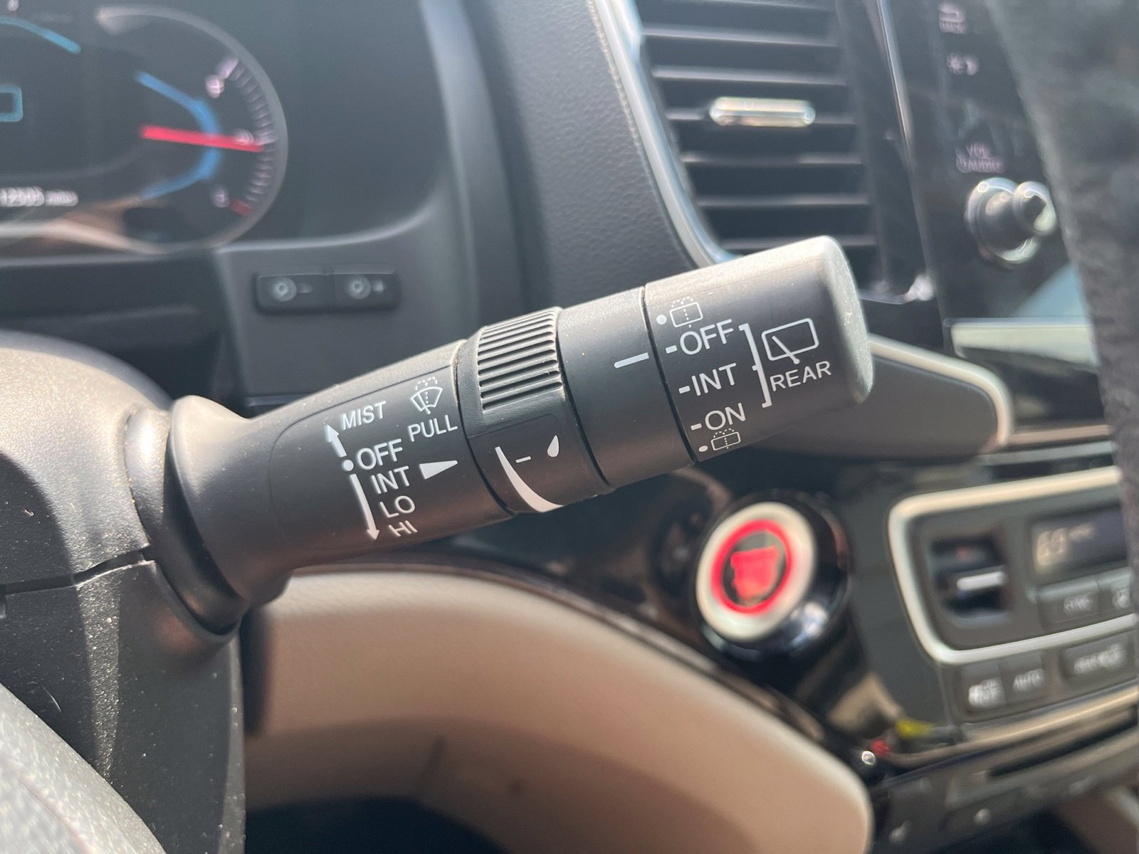 Used 2020 Honda Pilot Touring image 17