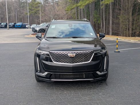 Used 2023 Cadillac XT6 Premium Luxury image 2