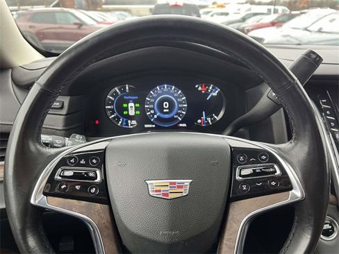 Used 2020 Cadillac Escalade Luxury w/ LPO, Radiant Package image 31