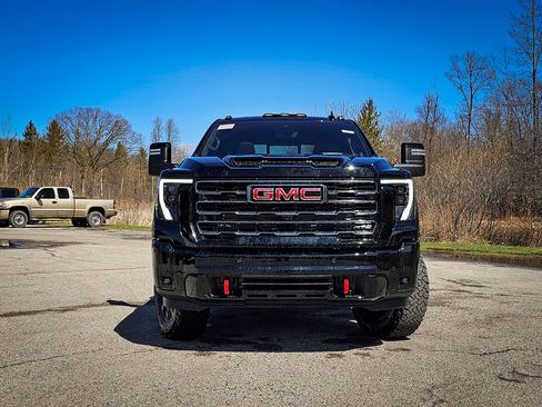 New 2026 GMC Sierra 2500 AT4 w/ AT4 Premium Plus Package AWD/4WD image 8