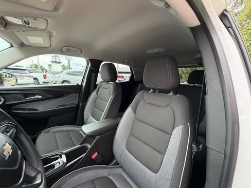Used 2023 Chevrolet TrailBlazer LT FWD image 18