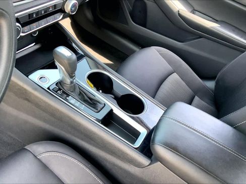 Used 2024 Nissan Altima 2.5 SV image 15