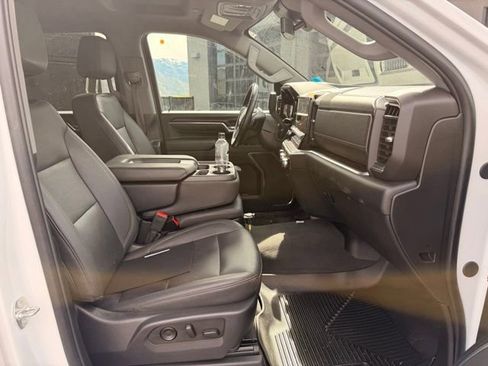 Used 2024 GMC Sierra 3500 SLT w/ X31 Off-Road Package image 12