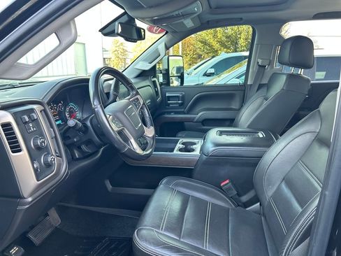 Used 2019 GMC Sierra 3500 Denali w/ Duramax Plus Package image 13