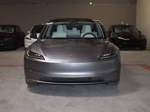 Used 2025 Tesla Model 3 RWD image 2