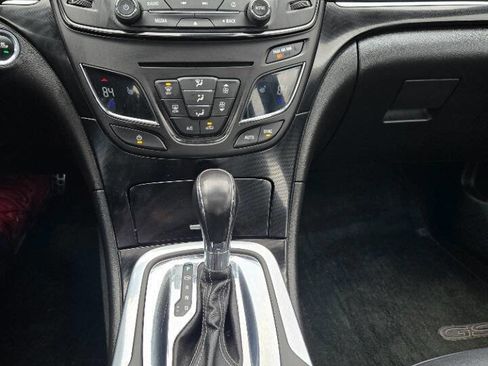 Used 2017 Buick Regal GS w/ Driver Confidence Package #2 image 25