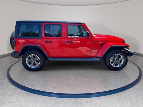 Used 2019 Jeep Wrangler Unlimited Sahara AWD/4WD image 5