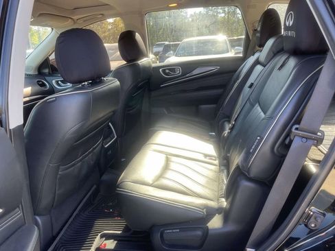 Used 2019 INFINITI QX60 Luxe w/ Essential Package image 11