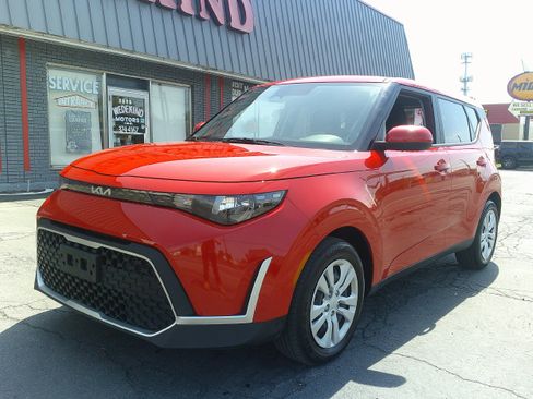 Used 2023 Kia Soul LX FWD image 11