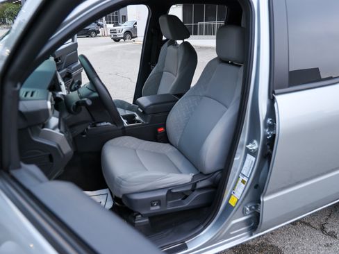 Certified 2025 Toyota Tacoma SR5 image 33