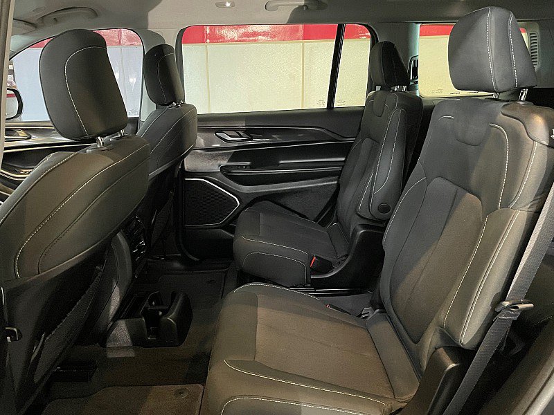 Used 2022 Jeep Grand Cherokee L Laredo w/ Luxury Tech Group I AWD/4WD image 22