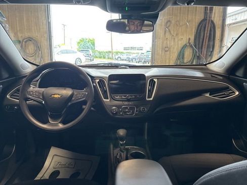 Used 2023 Chevrolet Malibu LS FWD image 16