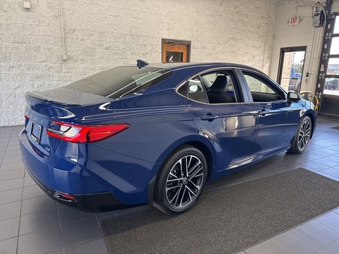 Used 2026 Toyota Camry XLE image 8