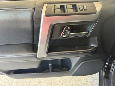 Used 2016 Toyota 4Runner 4WD image 31