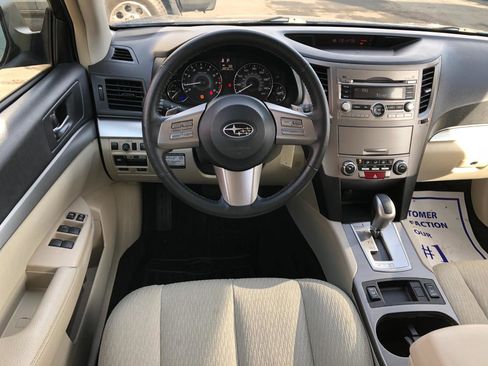 Used 2010 Subaru Outback 2.5i Premium image 9