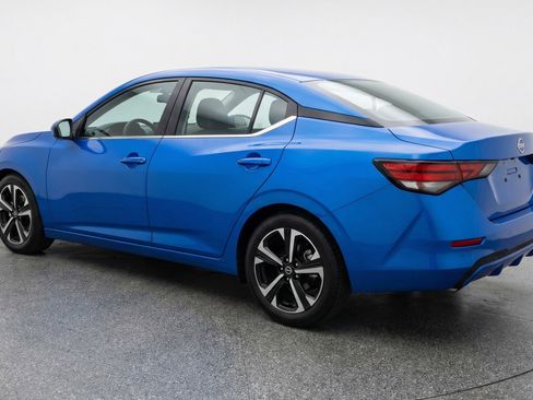 Used 2025 Nissan Sentra SV FWD image 6