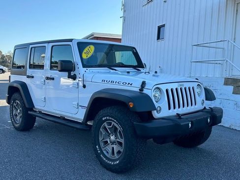 Used 2017 Jeep Wrangler Unlimited Rubicon w/ Connectivity Group image 4