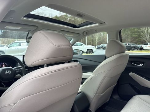 Used 2023 Honda Accord EX image 10