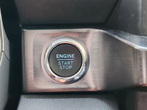 Certified 2023 Ford F250 Lariat w/ Lariat Ultimate Package image 16