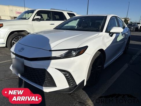 Used 2025 Toyota Camry SE FWD image 19