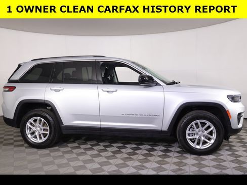 Used 2023 Jeep Grand Cherokee Laredo w/ Luxury Tech Group I image 4
