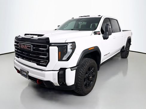 Used 2024 GMC Sierra 2500 AT4 w/ AT4 Premium Plus Package AWD/4WD image 3