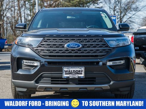 Used 2022 Ford Explorer XLT w/ Equipment Group 202A image 2