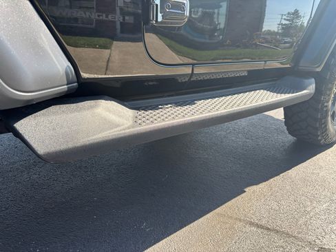 Used 2023 Jeep Wrangler Sport image 35